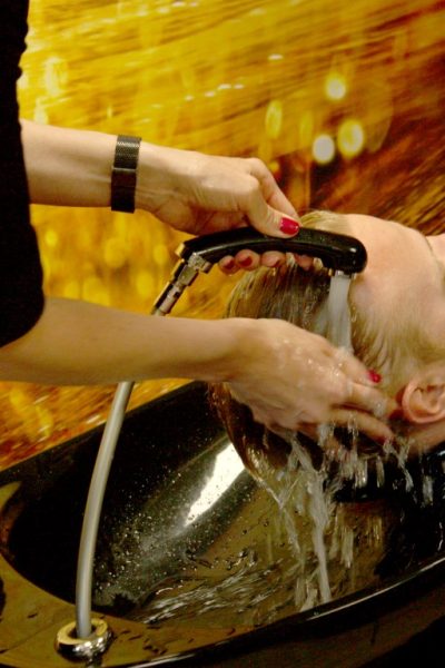 Haarstudio Joyce Musselkanaal Joyce Vos, haren wassen en fohnen Haarstudio Joyce Musselkanaal